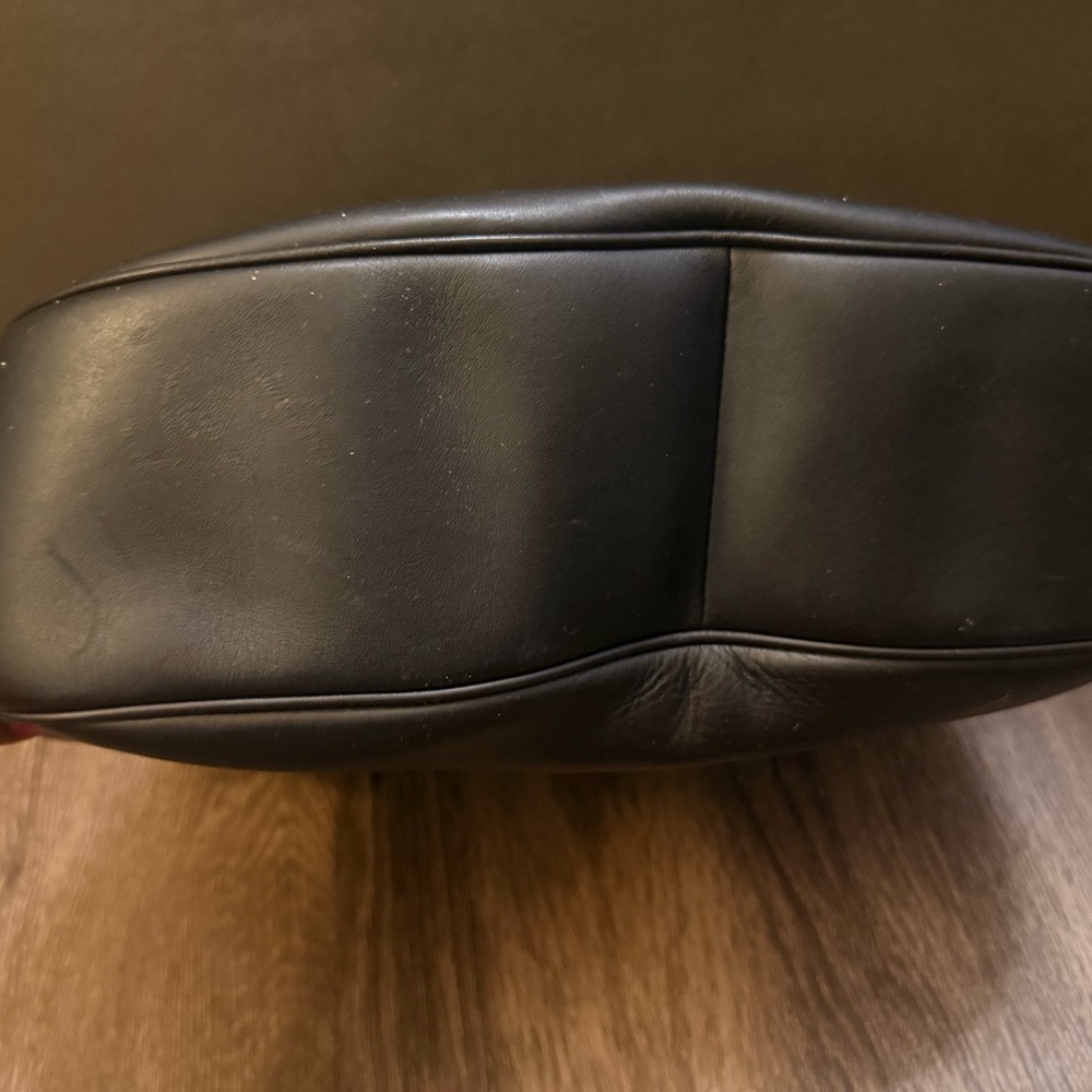 D59: Coach Black Hobo Bag with Crescent Silhouette - Picture 3 of 5
